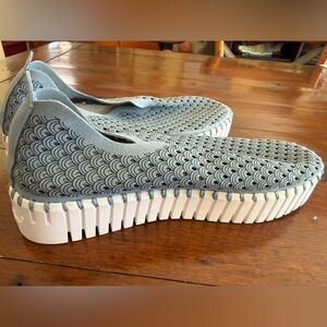 Ilse Jacobsen slip on size 8.5 light blue tulip shoes. Never been worn!